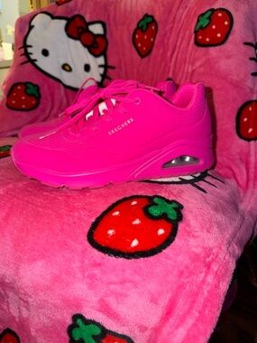 Skechers Girls' Neon Pink Air-Cushioned Sneakers